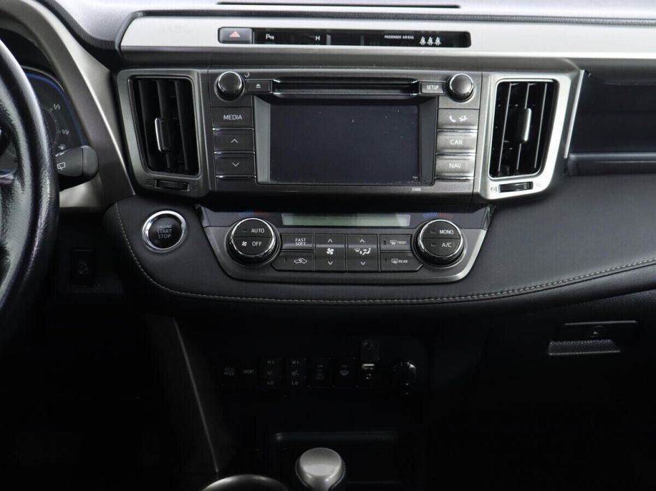 Toyota RAV4 2.2 АКПП, 2015, 103 000 км фото 9