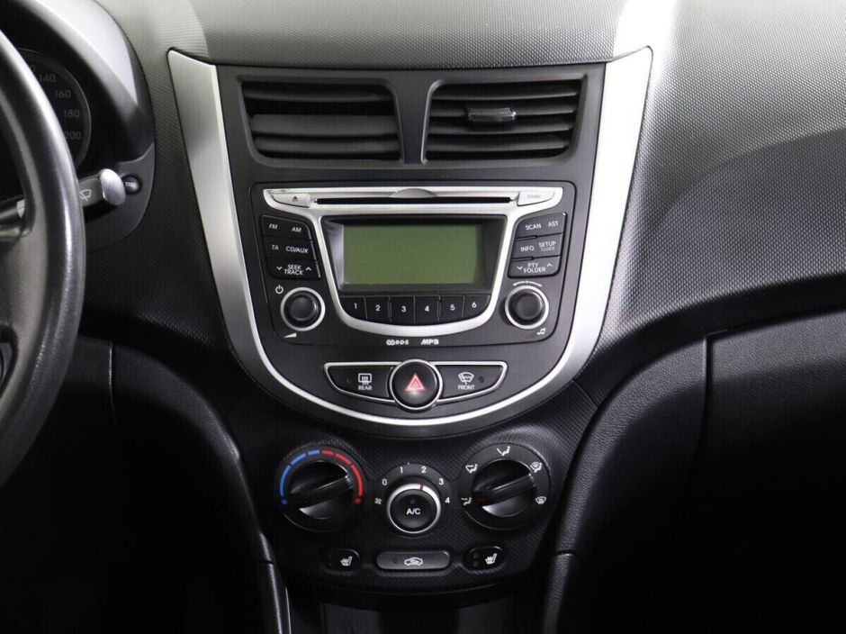 Hyundai Solaris 1.4 МКПП, 2012, 138 000 км фото 13