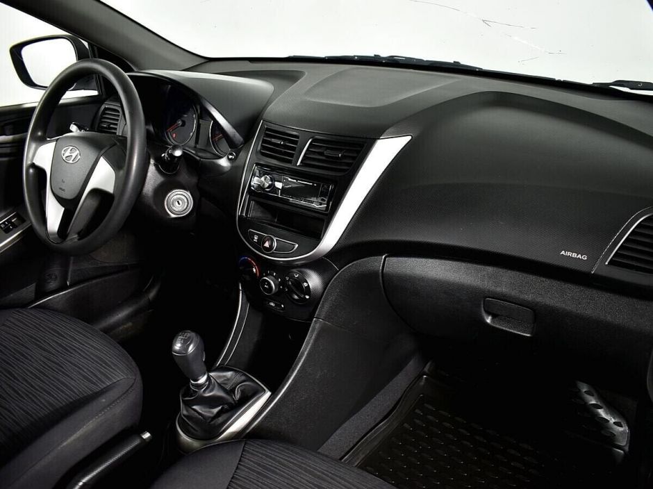 Hyundai Solaris 1.4 МКПП, 2016, 94 000 км фото 11