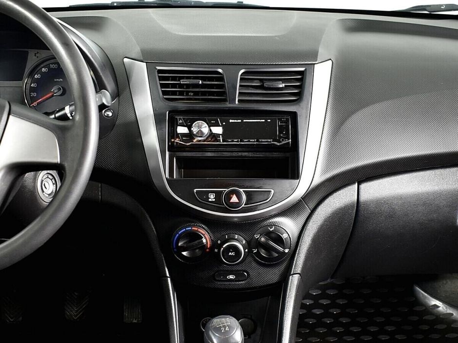 Hyundai Solaris 1.4 МКПП, 2016, 94 000 км фото 14