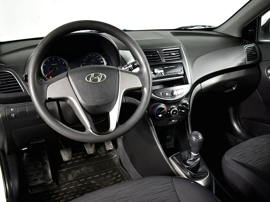 Hyundai Solaris 1.4 МКПП, 2016, 94 000 км фото 15