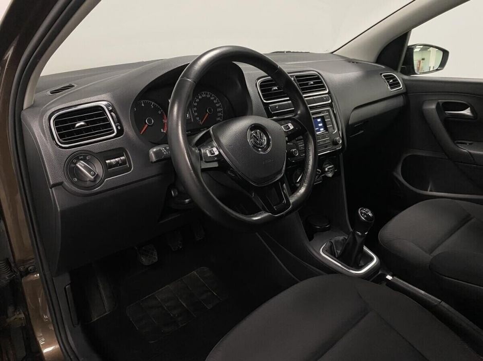 Volkswagen Polo 1.6 МКПП, 2017, 80 000 км фото 9