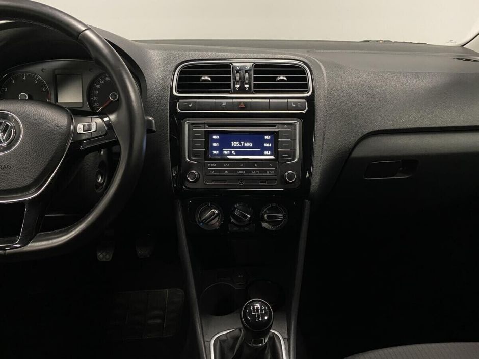 Volkswagen Polo 1.6 МКПП, 2017, 80 000 км фото 11
