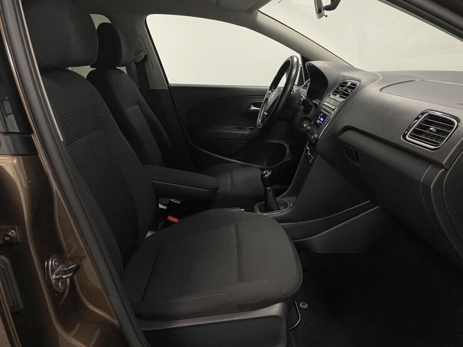 Volkswagen Polo 1.6 МКПП, 2017, 80 000 км фото 13