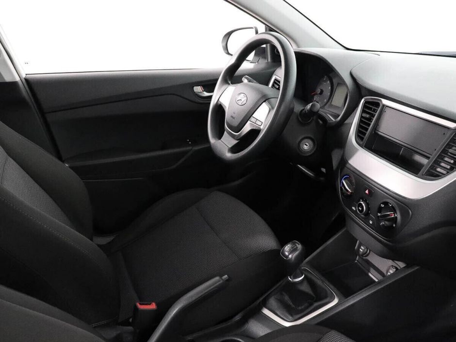 Hyundai Solaris 1.4 МКПП, 2018, 60 000 км фото 7