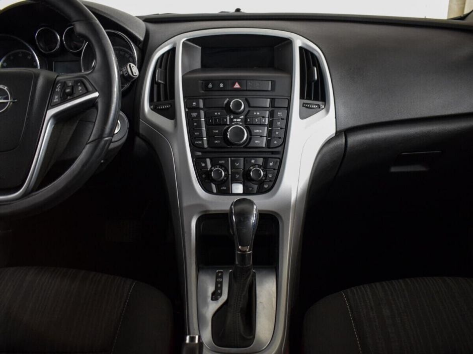 Opel Astra 1.4 АКПП, 2011, 146 000 км фото 11