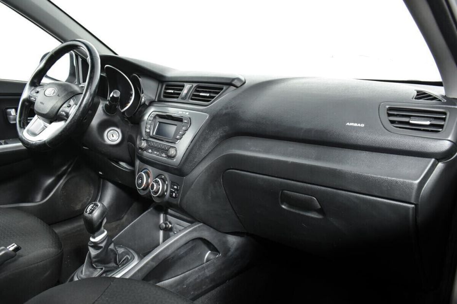 Kia Rio 1.4 МКПП, 2014, 111 000 км фото 9