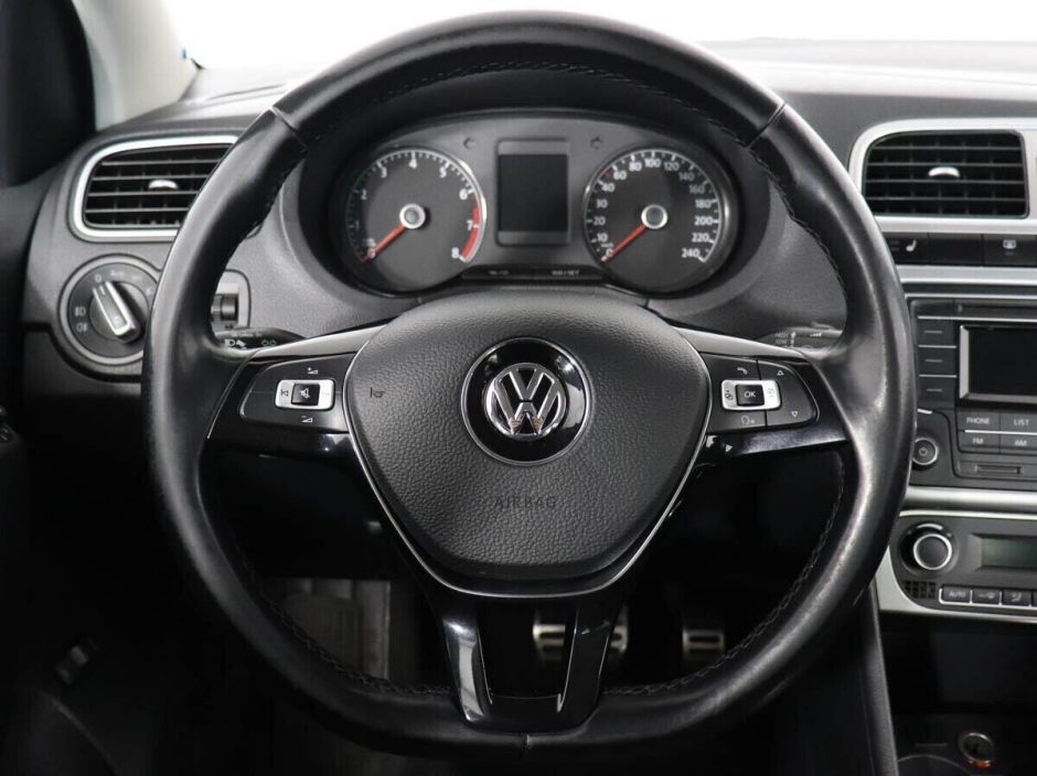 Volkswagen Polo 1.6 АКПП, 2016, 88 000 км фото 9
