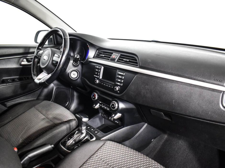 Kia Rio 1.6 АКПП, 2019, 62 000 км фото 9