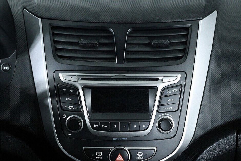 Hyundai Solaris 1.4 АКПП, 2016, 93 000 км фото 14