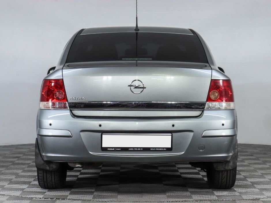Opel Astra 1.8 МКПП, 2012, 146 000 км фото 6