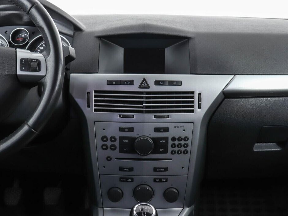 Opel Astra 1.8 МКПП, 2012, 146 000 км фото 12