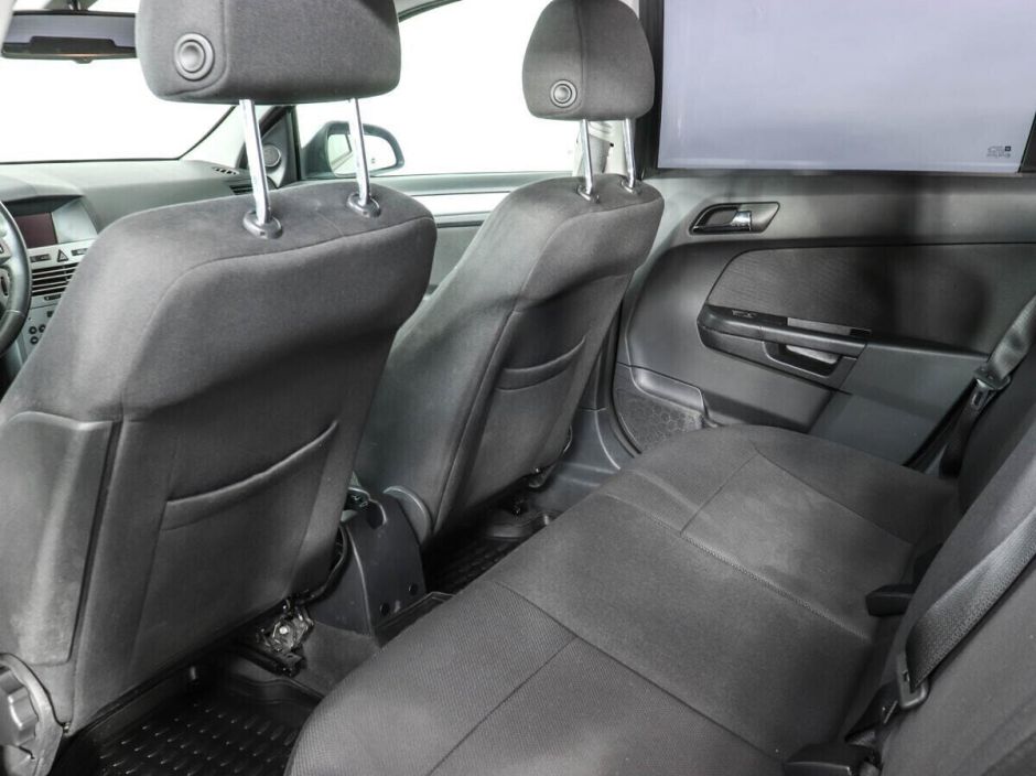 Opel Astra 1.8 МКПП, 2012, 146 000 км фото 14