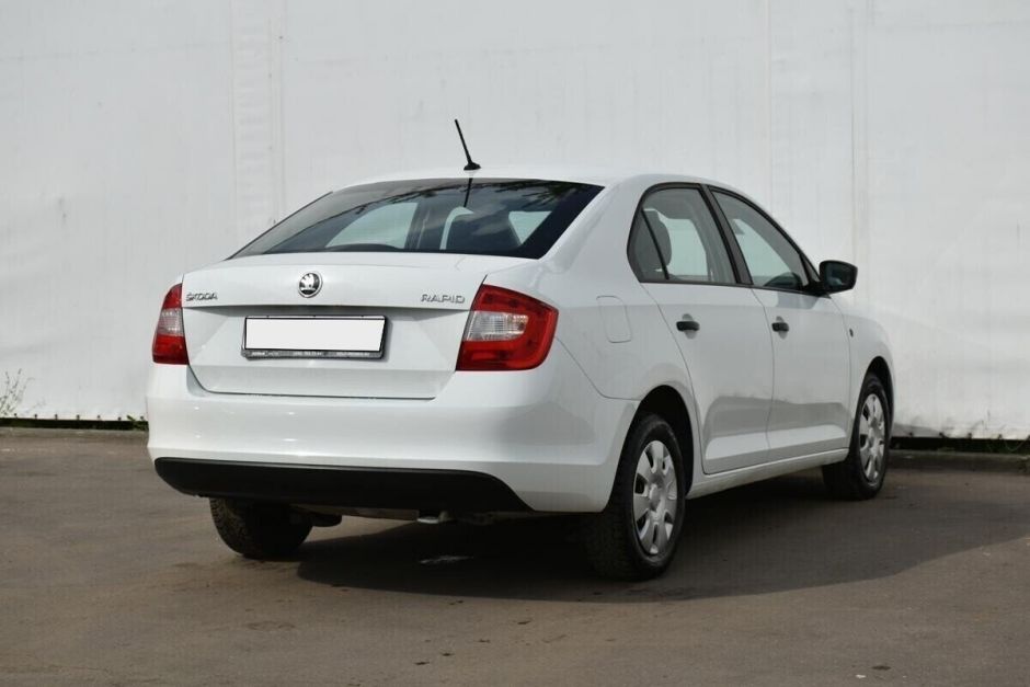 Skoda Rapid 1.6 МКПП, 2015, 100 000 км фото 5