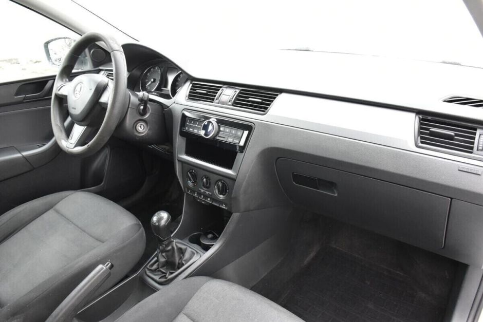 Skoda Rapid 1.6 МКПП, 2015, 100 000 км фото 9