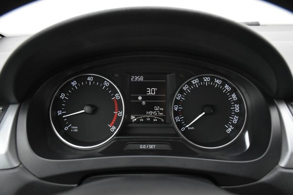 Skoda Rapid 1.6 МКПП, 2015, 100 000 км фото 11