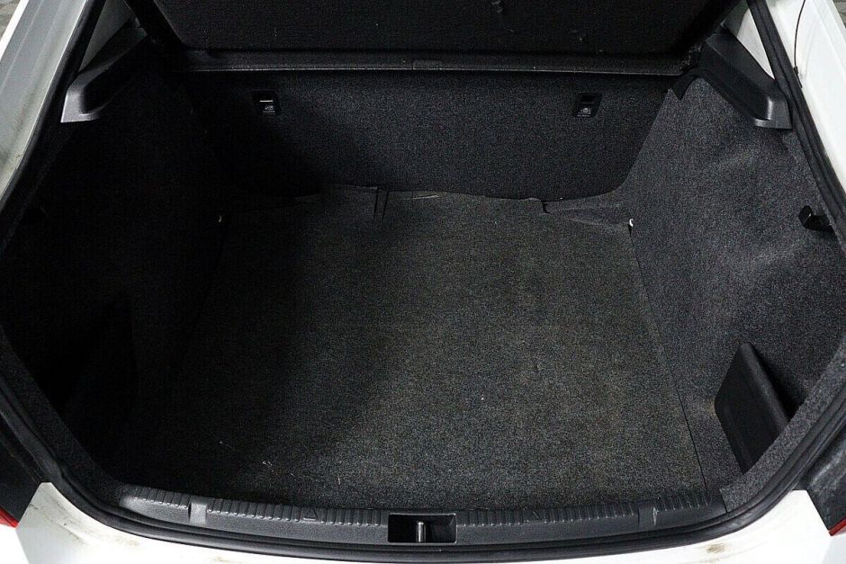 Skoda Rapid 1.6 МКПП, 2015, 99 000 км фото 9