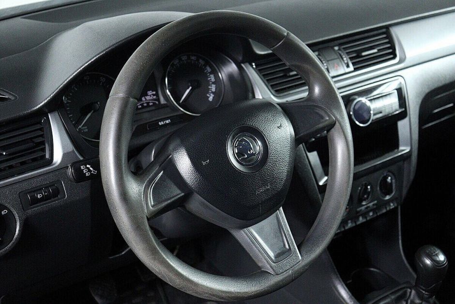 Skoda Rapid 1.6 МКПП, 2015, 99 000 км фото 15