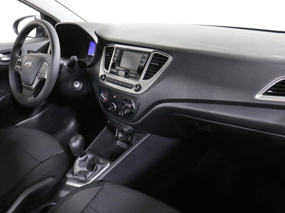 Hyundai Solaris 1.6 МКПП, 2022, 26 000 км фото 9