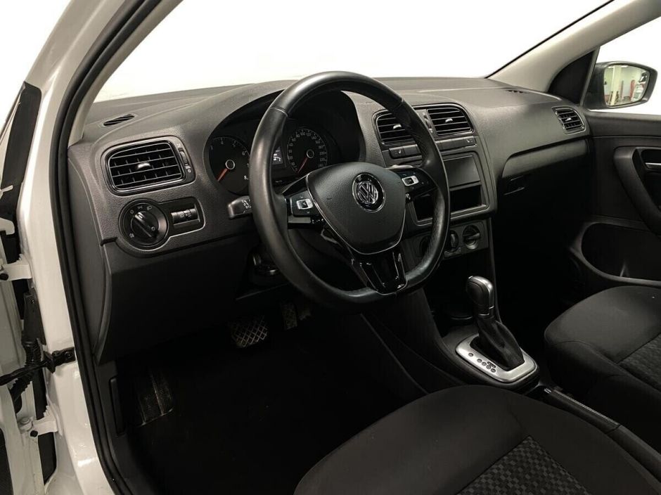 Volkswagen Polo 1.6 АКПП, 2020, 48 000 км фото 9