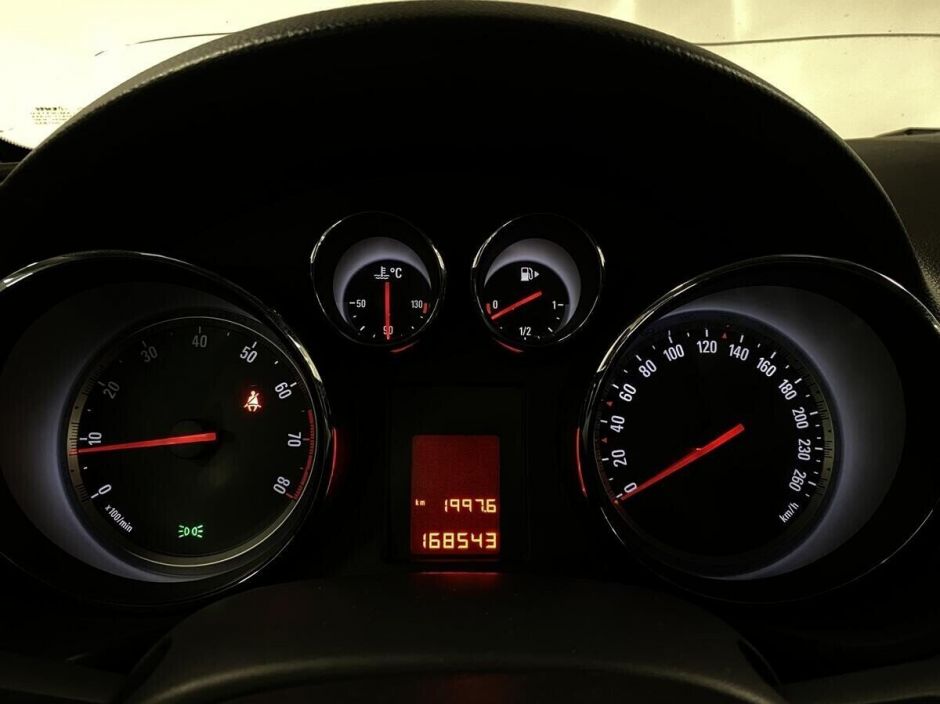 Opel Insignia 1.6 МКПП, 2011, 143 000 км фото 18