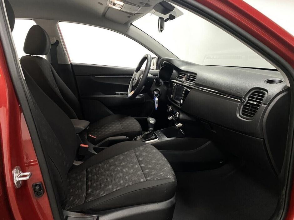 Kia Rio 1.6 АКПП, 2020, 39 000 км фото 11