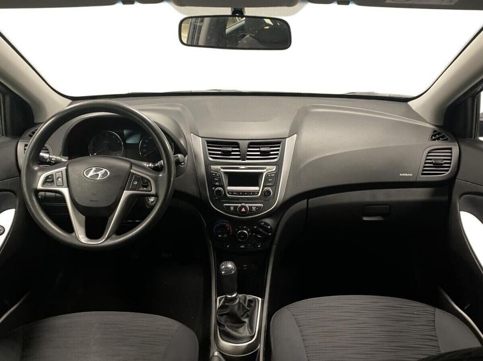 Hyundai Solaris 1.4 МКПП, 2015, 110 000 км фото 10