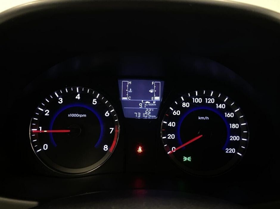 Hyundai Solaris 1.4 МКПП, 2015, 110 000 км фото 18