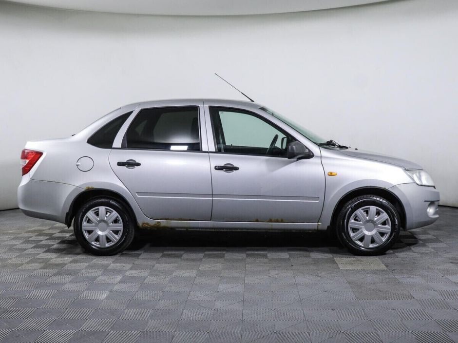 LADA (ВАЗ) Granta 1.6 МКПП, 2012, 133 000 км фото 4