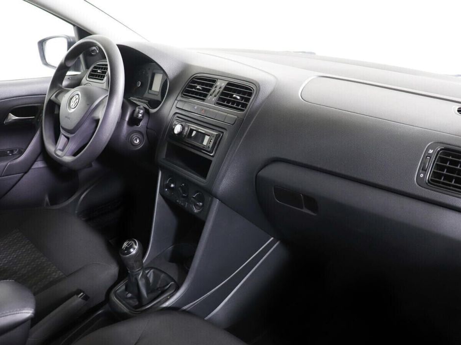 Volkswagen Polo 1.6 МКПП, 2017, 84 000 км фото 9