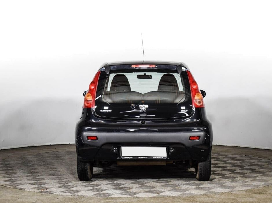 Peugeot 107 1.0 РКПП, 2011, 155 000 км фото 6