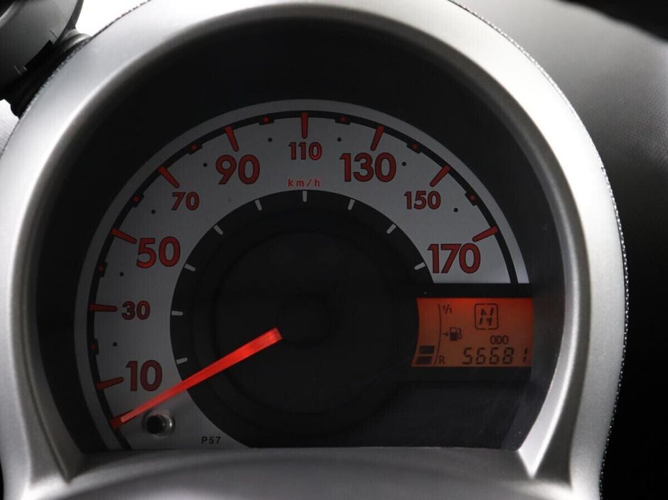 Peugeot 107 1.0 РКПП, 2012, 132 000 км фото 11