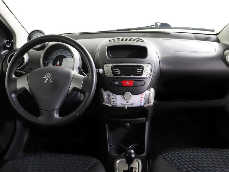 Peugeot 107 1.0 РКПП, 2012, 132 000 км фото 12