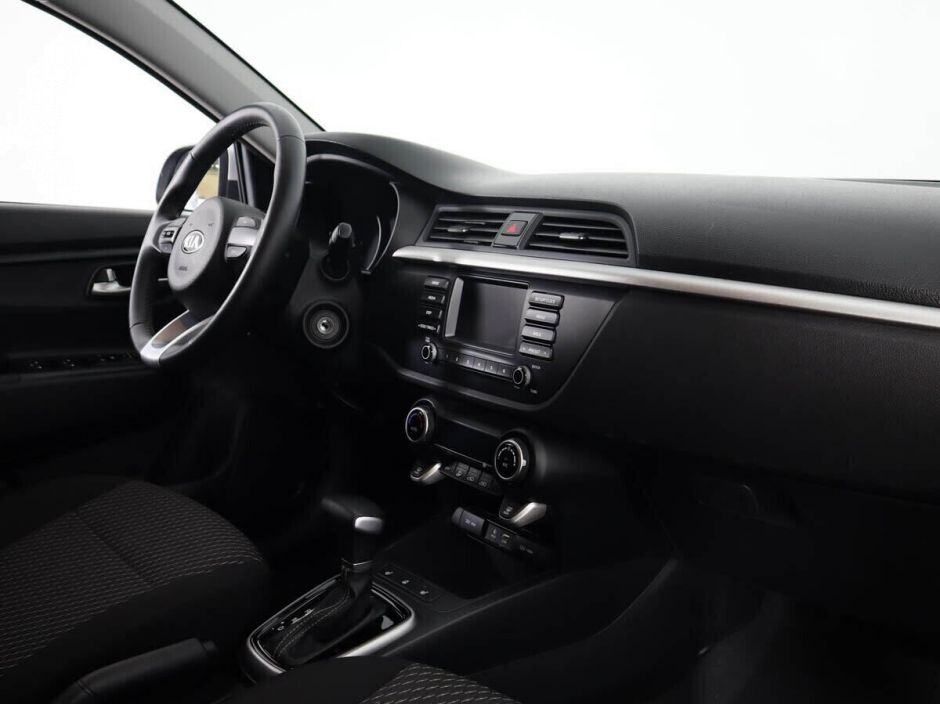 Kia Rio 1.6 АКПП, 2020, 35 000 км фото 9