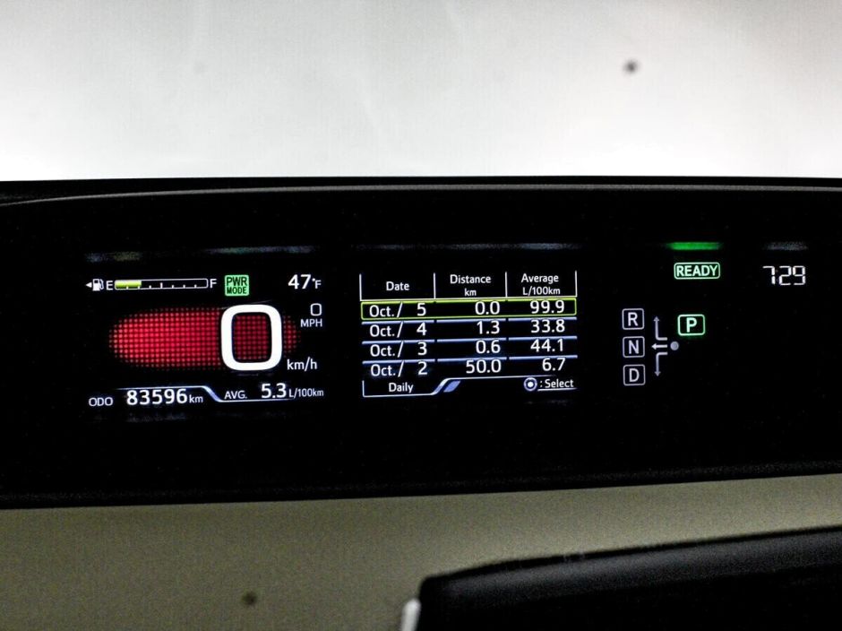 Toyota Prius 1.8 АКПП, 2016, 85 000 км фото 9