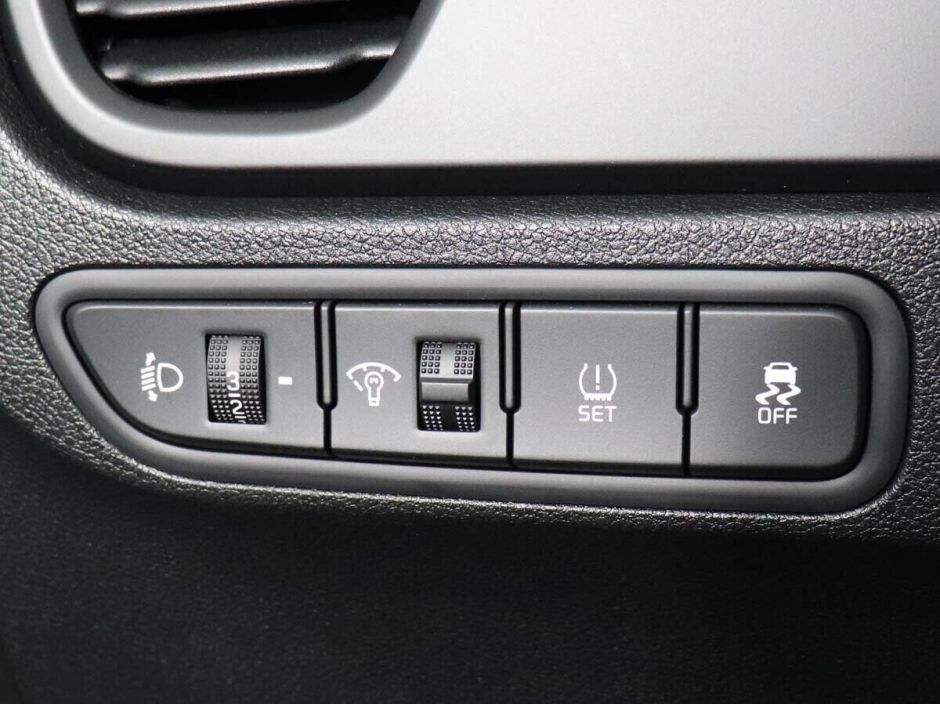 Kia Rio 1.6 АКПП, 2022, 17 000 км фото 15