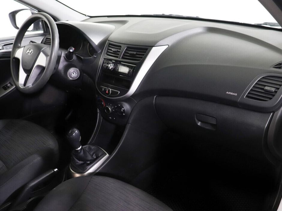 Hyundai Solaris 1.4 МКПП, 2016, 91 000 км фото 9