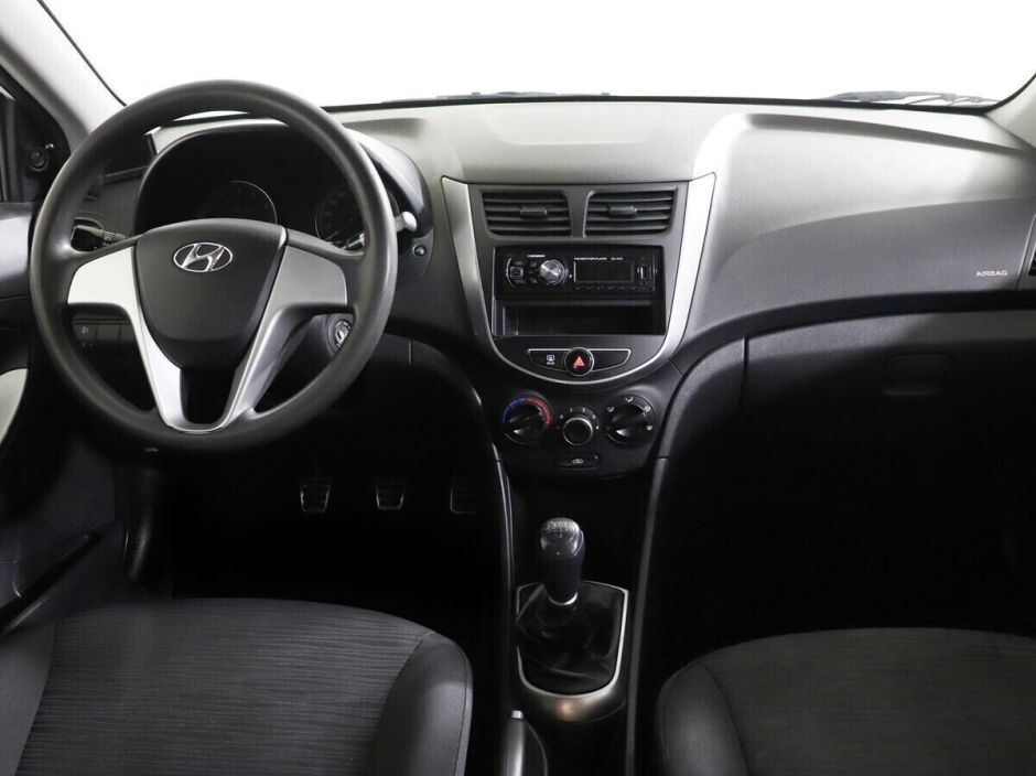 Hyundai Solaris 1.4 МКПП, 2016, 91 000 км фото 12