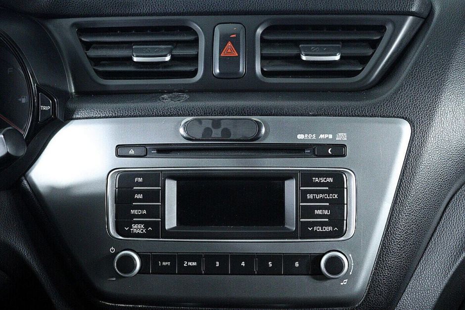 Kia Rio 1.4 МКПП, 2014, 108 000 км фото 14