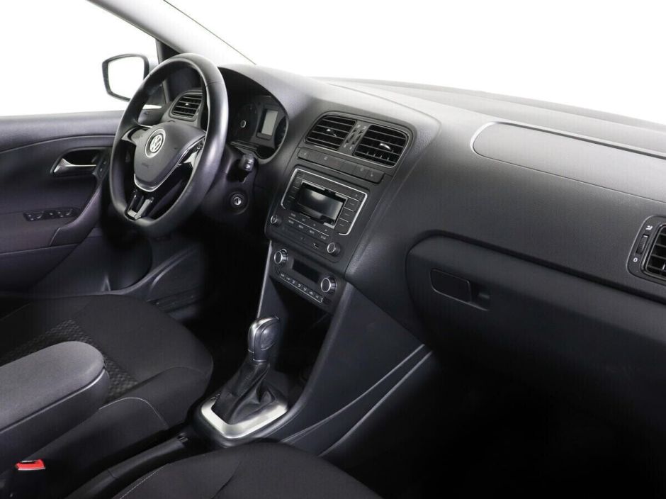 Volkswagen Polo 1.6 АКПП, 2018, 70 000 км фото 9