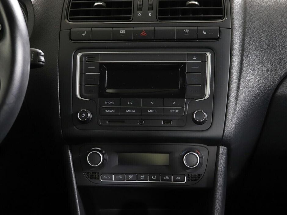 Volkswagen Polo 1.6 АКПП, 2018, 70 000 км фото 13