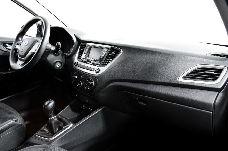 Hyundai Solaris 1.6 МКПП, 2018, 68 000 км фото 9