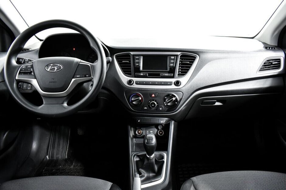 Hyundai Solaris 1.6 МКПП, 2018, 68 000 км фото 11