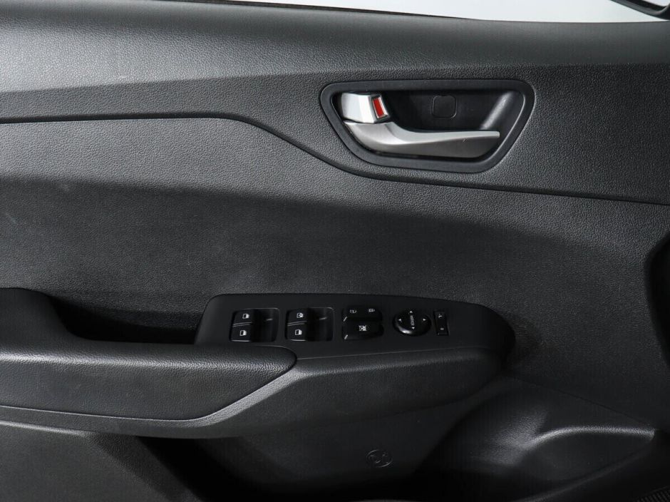 Hyundai Solaris 1.6 АКПП, 2020, 49 000 км фото 6