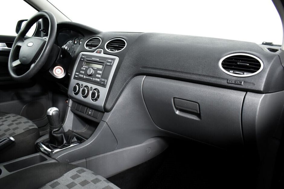 Ford Focus 1.4 МКПП, 2006, 204 000 км фото 9