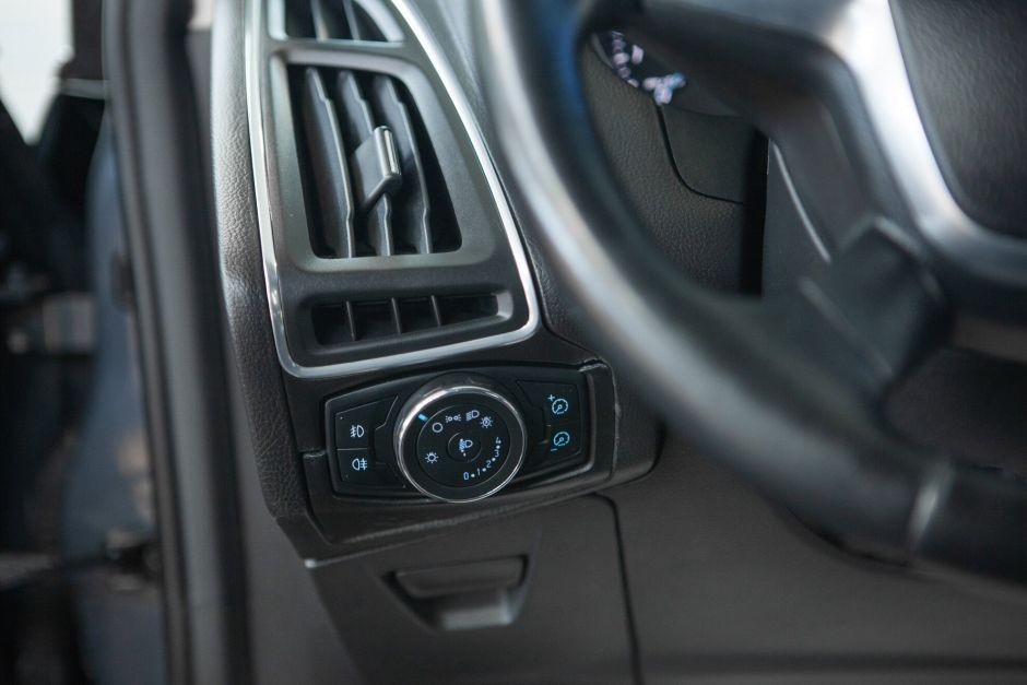 Ford Focus 1.6 РКПП, 2011, 107 259 км фото 12