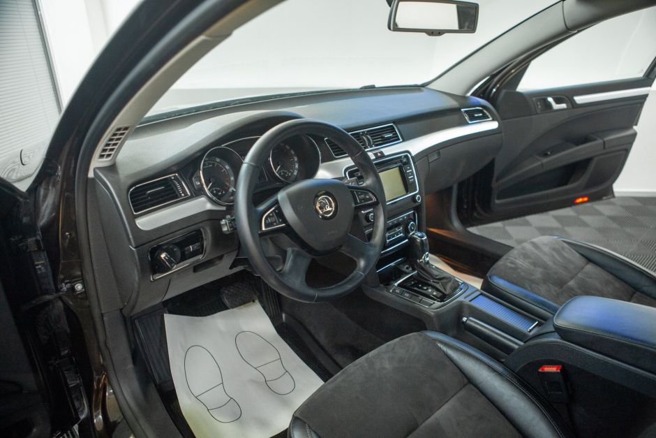 Skoda Superb 1.8 РКПП, 2015, 153 249 км фото 8