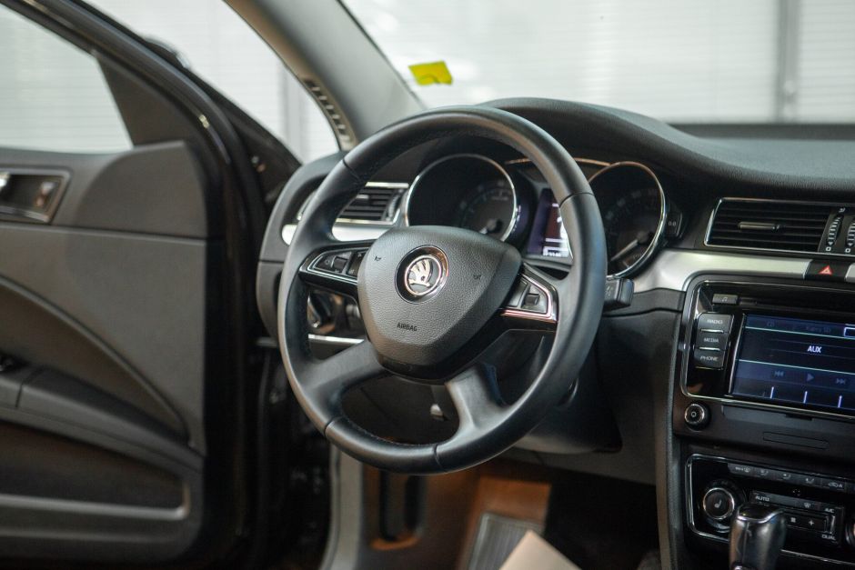 Skoda Superb 1.8 РКПП, 2015, 153 249 км фото 12