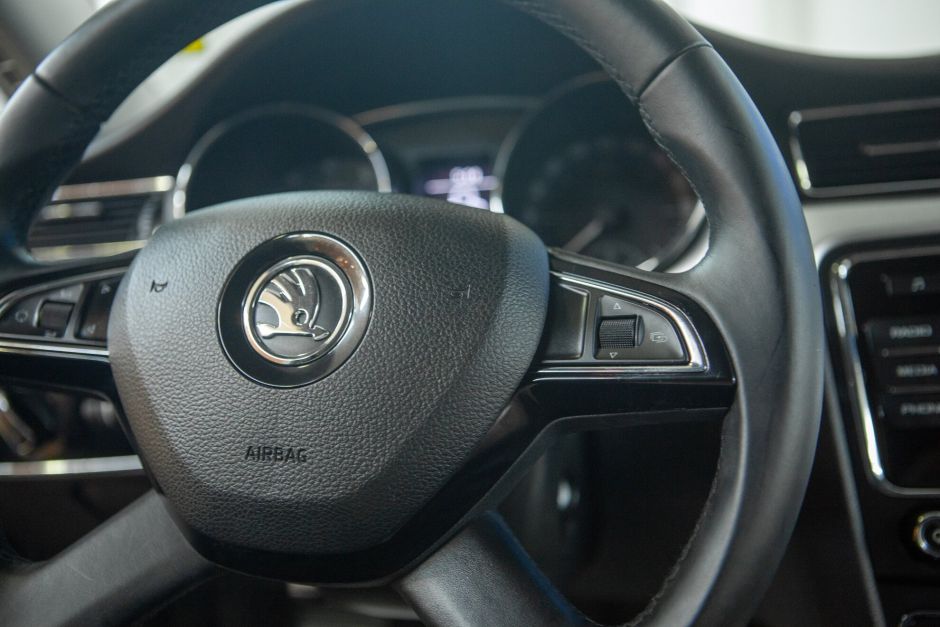 Skoda Superb 1.8 РКПП, 2015, 153 249 км фото 13