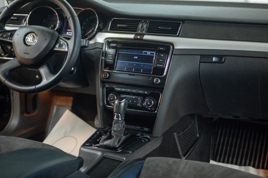 Skoda Superb 1.8 РКПП, 2015, 153 249 км фото 14